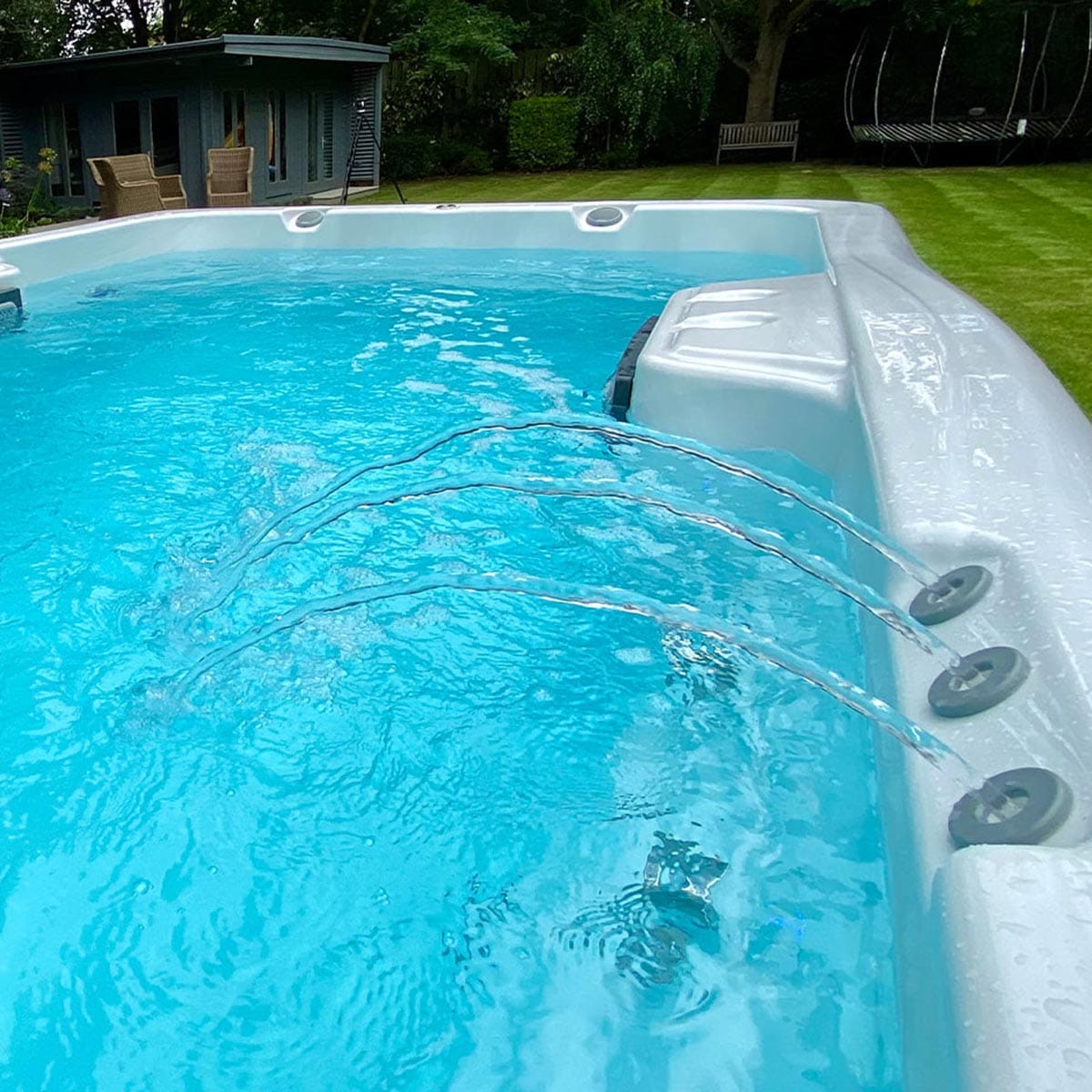 Amazonas_swim_spa_wflow_lifestyle2