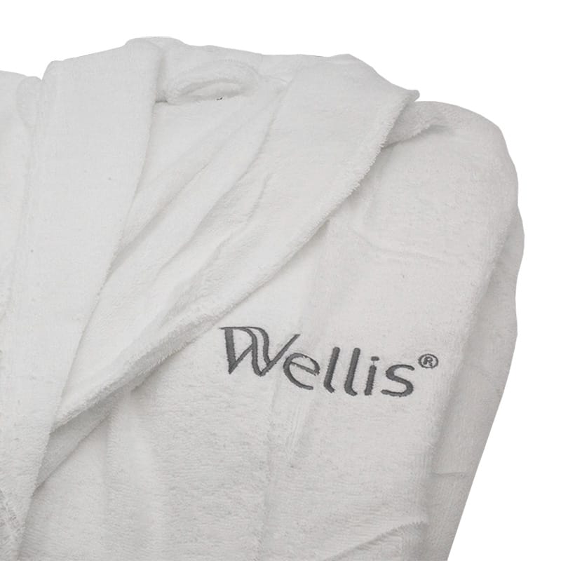 White robe 11 Feher kontos