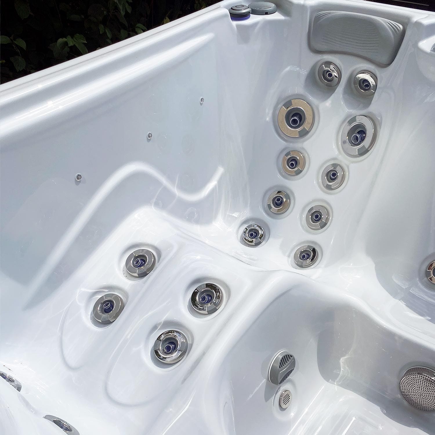 Wellis_Manhattan_hot_tub_detail3