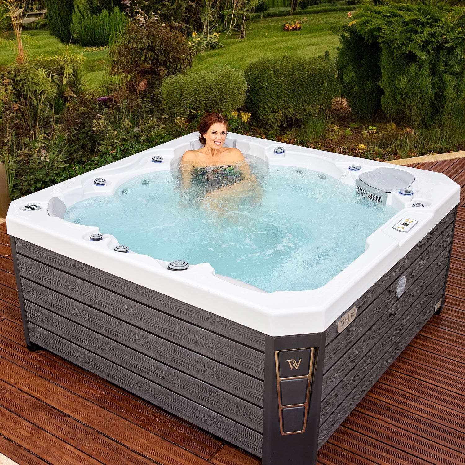Wellis Prague hot tub