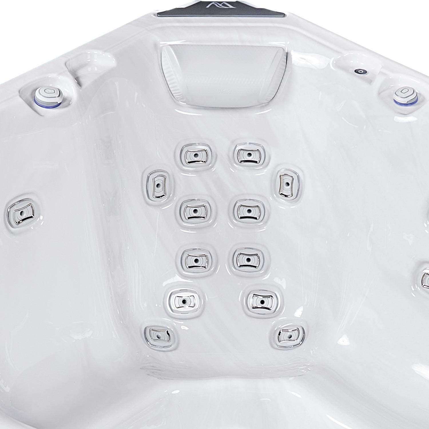 Wellis Kilimanjaro hot tub