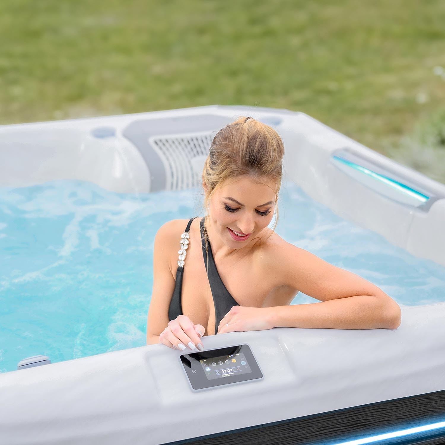 Wellis Kilimanjaro hot tub