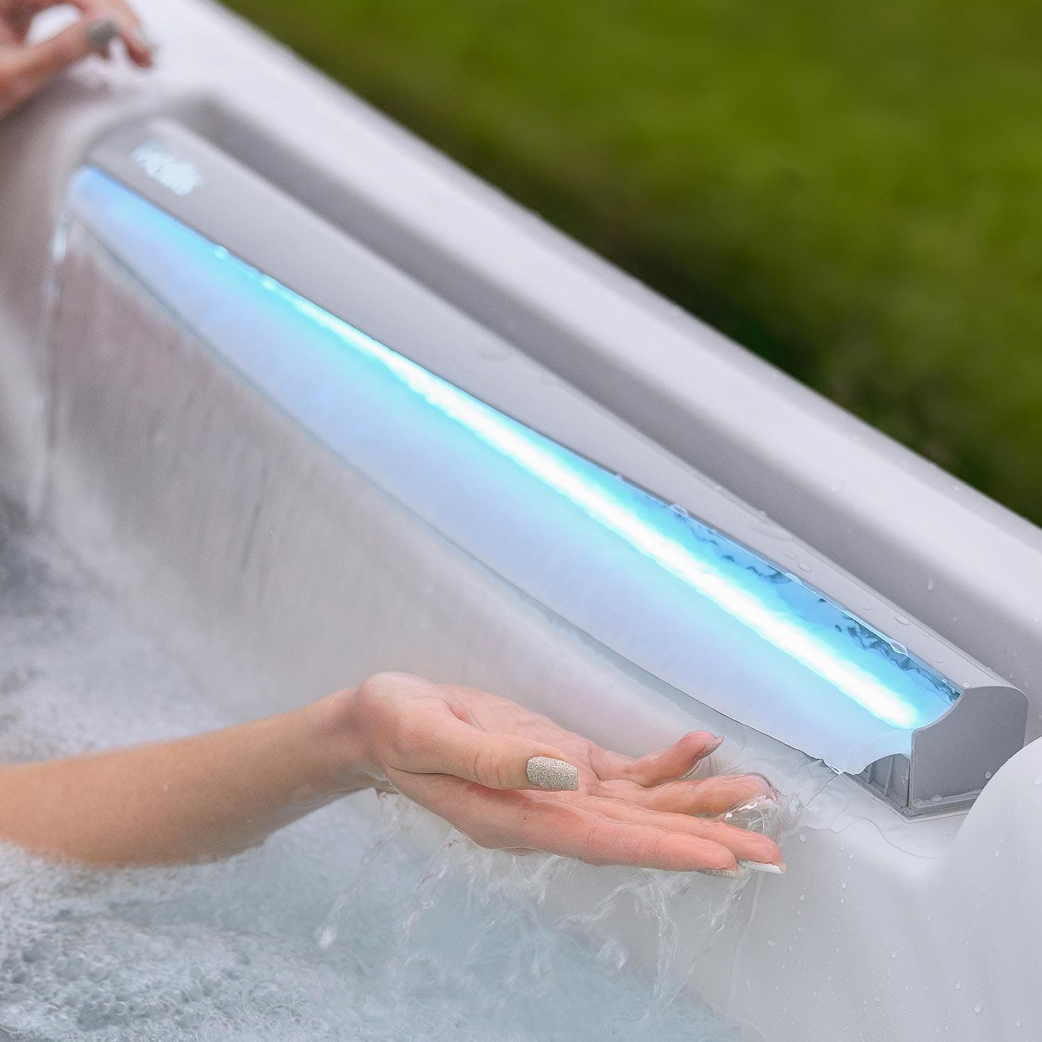 Wellis Kilimanjaro hot tub